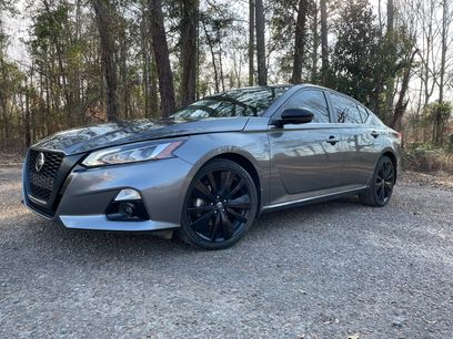 Used 2022 Nissan Altima 2.5 SR w/ Midnight Edition Package