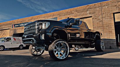 Used 2022 GMC Sierra 2500 Denali w/ Denali Black Diamond Edition
