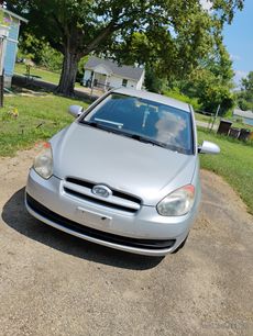 Used 2009 Hyundai Accent GS w/ Premium Pkg 3