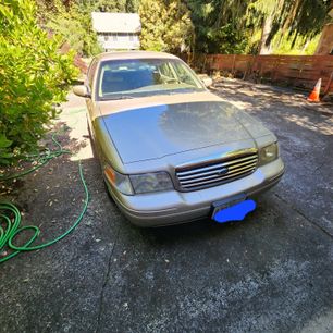 Used 1999 Ford Crown Victoria LX