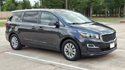 Used 2019 Kia Sedona LX