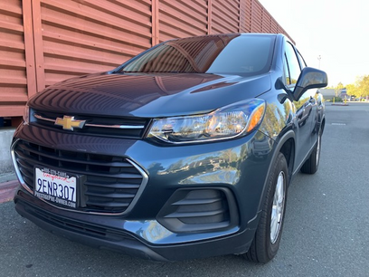 Used 2022 Chevrolet Trax LS w/ Tint and Cruise Package