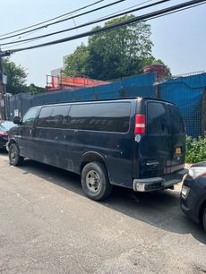 Used 2006 Chevrolet Express 3500 Extended Passenger w/ LT Preferred Equipment Group