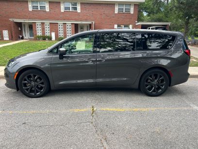 Used 2017 Chrysler Pacifica Touring