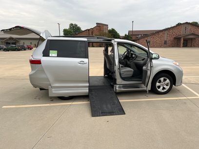 Used 2020 Toyota Sienna LE