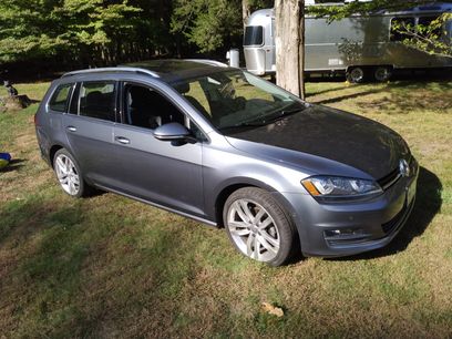 Used 2016 Volkswagen Golf SEL w/ Lighting Package (SEL)