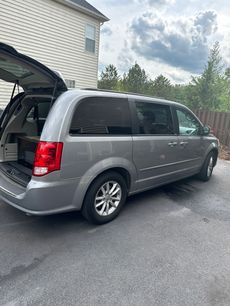 Used 2014 Dodge Grand Caravan SXT
