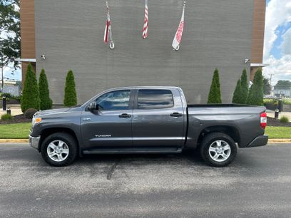 Used 2017 Toyota Tundra SR5 w/ SR5 Upgrade Package