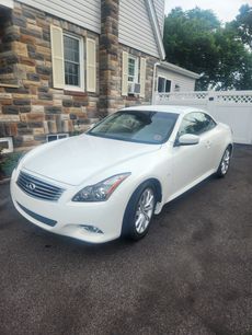 Used 2014 INFINITI Q60 Convertible w/ Premium Package