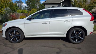 Used 2016 Volvo XC60 T6 R-Design Platinum w/ Climate Package
