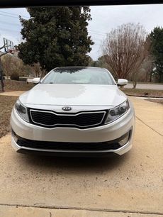 Used 2012 Kia Optima Hybrid w/ Hybrid Premium Technology Pkg