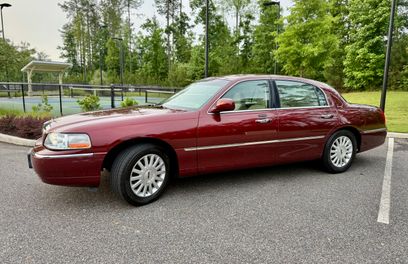 Used 2003 Lincoln Town Car Executive