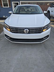 Used 2016 Volkswagen Passat 1.8T SE
