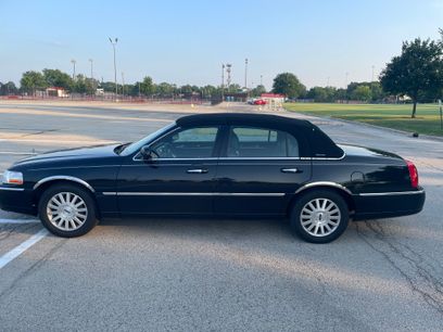 Used 2003 Lincoln Town Car Executive