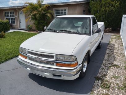 Used 2000 Chevrolet S10 Pickup LS w/ Preferred Equipment Group