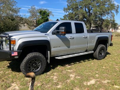 Used 2017 GMC Sierra 2500 SLE w/ HD SLE Preferred Plus Package