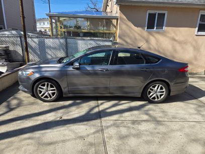 Used 2014 Ford Fusion SE