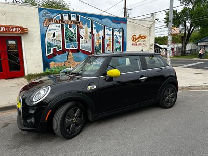 Used 2020 MINI Cooper SE w/ 6.5" Touchscreen Package