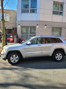 Used 2011 Jeep Grand Cherokee Laredo