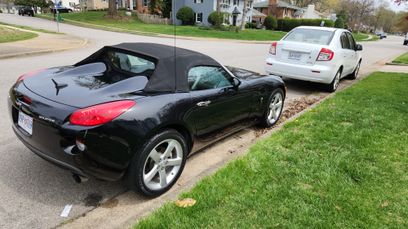 Used 2008 Pontiac Solstice Convertible w/ Premium Package