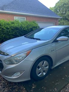 Used 2012 Hyundai Sonata Hybrid w/ Leather Pkg