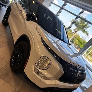 Used 2023 Mitsubishi Outlander SE Black Edition