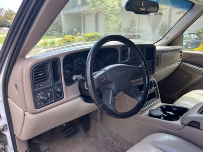 Used 2005 GMC Yukon SLT w/ SLT Preferred Equipment Group