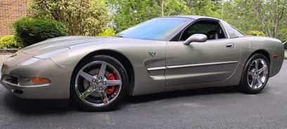 Used 1999 Chevrolet Corvette Coupe w/ Memory Pkg