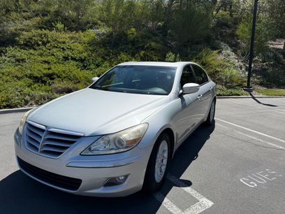 Used 2009 Hyundai Genesis 3.8 w/ Premium Pkg 2
