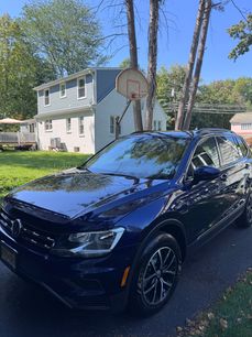 Used 2021 Volkswagen Tiguan SE w/ Panoramic Sunroof Package