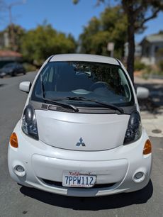 Used 2012 Mitsubishi i SE