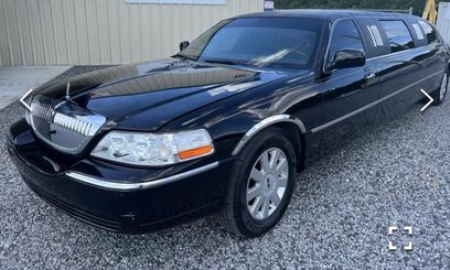 Used 2005 Lincoln Town Car Executive