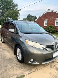 Used 2012 Toyota Sienna XLE
