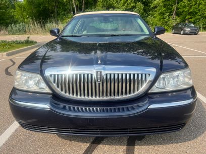 Used 2003 Lincoln Town Car Signature