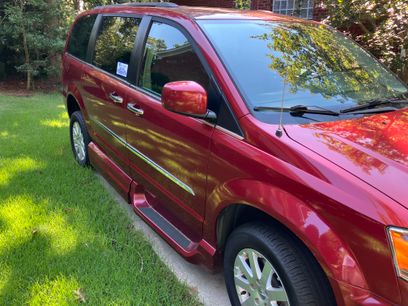 Used 2016 Chrysler Town & Country Touring w/ Driver Convenience Group