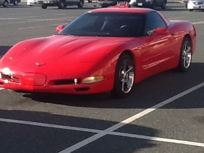 Used 1998 Chevrolet Corvette Coupe w/ Roof Pkg