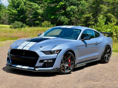 Used 2022 Ford Mustang Shelby GT500 w/ Carbon Fiber Track Pack