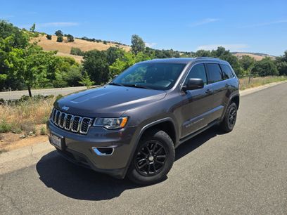 Used 2018 Jeep Grand Cherokee Laredo