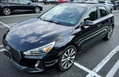 Used 2018 Hyundai Elantra GT w/ Style Package 02