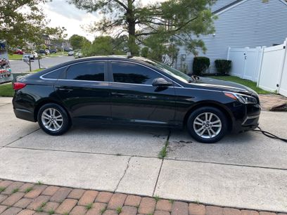 Used 2015 Hyundai Sonata SE w/ Option Group 09