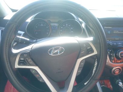 Used 2013 Hyundai Veloster w/ Style Pkg
