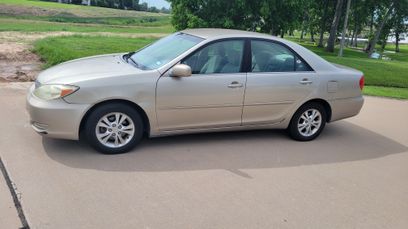 Used 2004 Toyota Camry LE