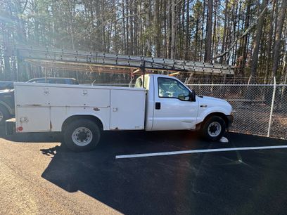 Used 2004 Ford F350 2WD Regular Cab Super Duty