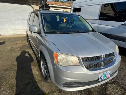 Used 2012 Dodge Grand Caravan SXT w/ UConnect Hands-Free Group