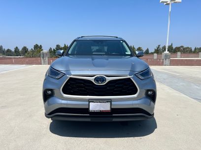 Used 2021 Toyota Highlander XLE