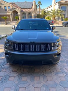 Used 2019 Jeep Grand Cherokee Altitude