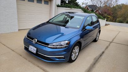 Used 2019 Volkswagen Golf SE