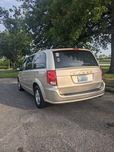 Used 2012 Dodge Grand Caravan SE