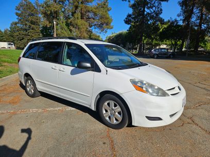 Used 2009 Toyota Sienna LE