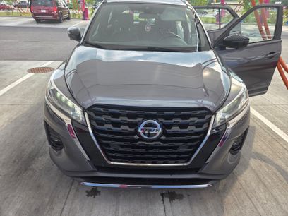 Used 2021 Nissan Kicks SR